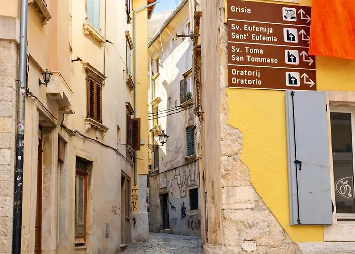 Little Flora-lane In Rovinjs Old Town Διαμέρισμα